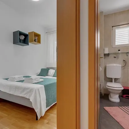 Apartment Pine Fine With Free Parking Makarská Exteriér fotografie