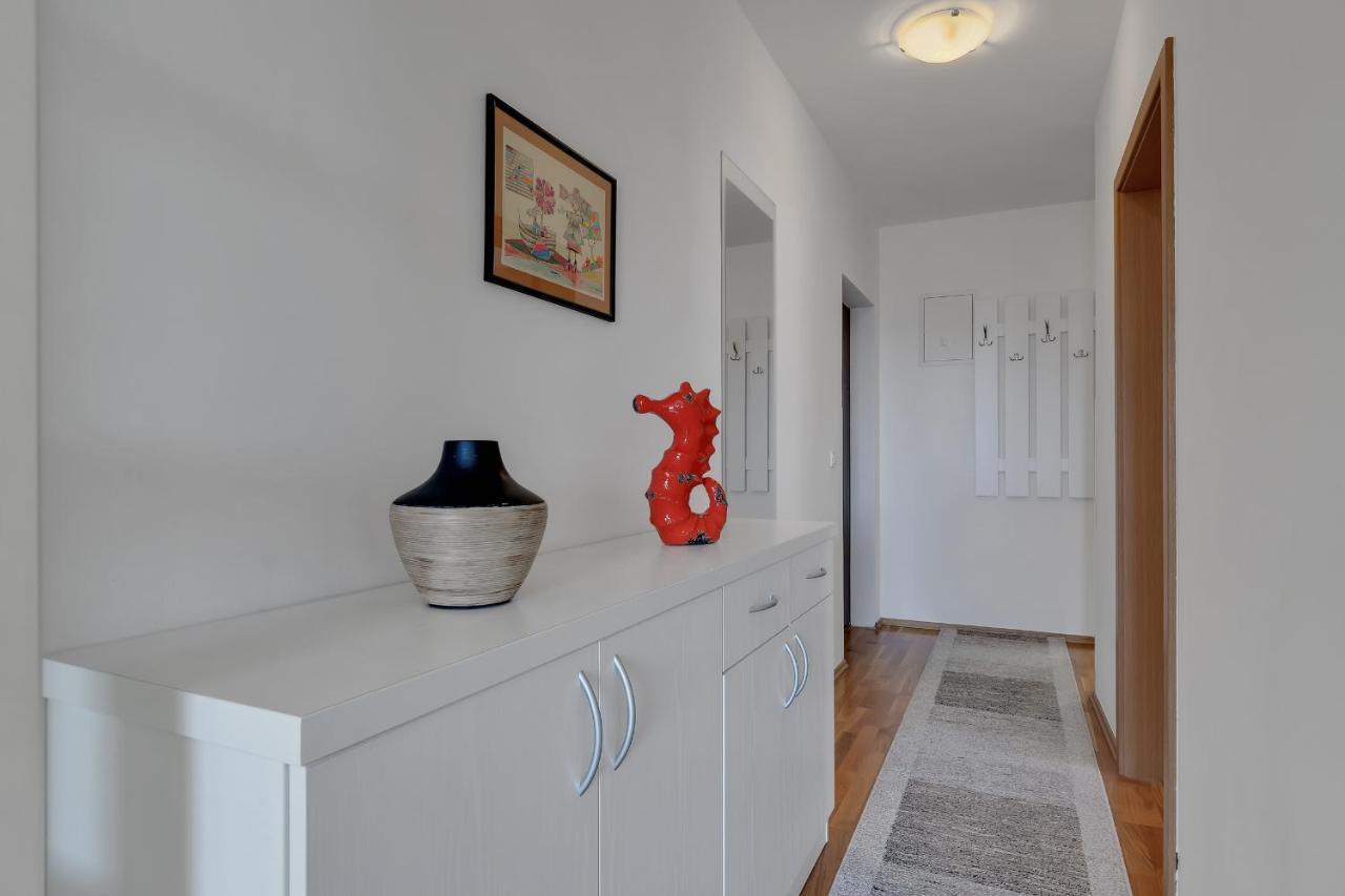 Pine Fine With Free Parking Apartment