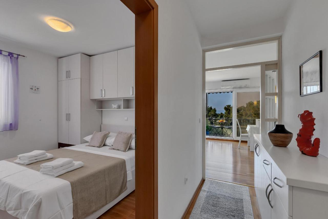 Pine Fine With Free Parking Makarska